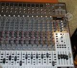 Mixer behringer Xenyx2442FX usado